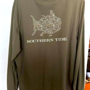 Men’s SOUTHERN TIDE LONG SLEEVE NEVER WORN BOUGHT NEW